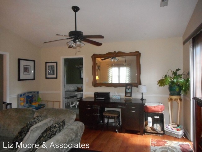 Building Photo - 39 Philmont Dr