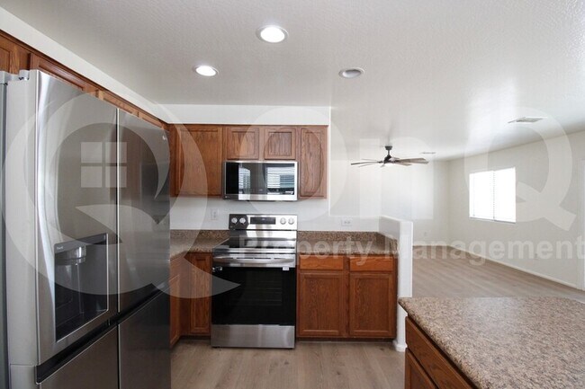 Foto del edificio - 37852 N Sandy Dr