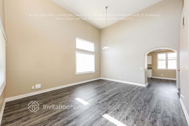 Building Photo - 2610 S Bon View Ave