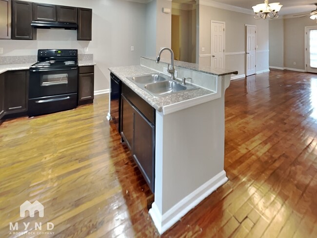 Building Photo - 1579 Park Pl NE