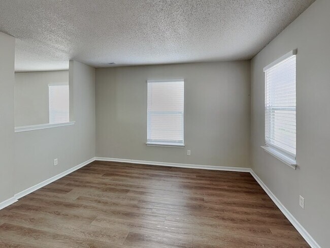 Foto del edificio - 9207 Wandflower Dr