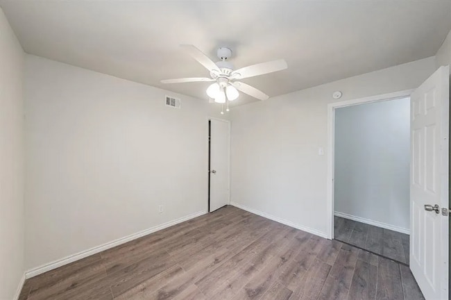 Building Photo - 8322 Campanella Dr