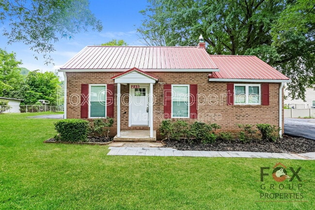 Building Photo - 235 Linwood Rd