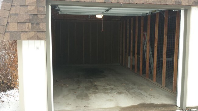 Foto del edificio - 2796 Willow Dr