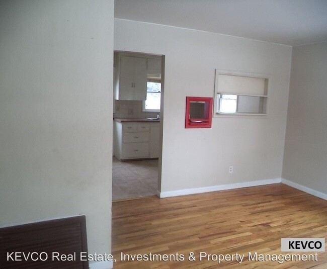 Building Photo - 1016-1018 Castlerock Dr