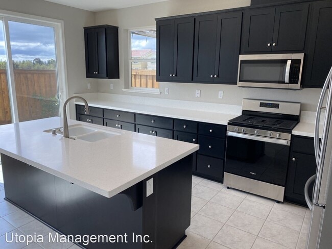 Building Photo - 4 br, 2.5 bath House - 1973 Tamayo Way