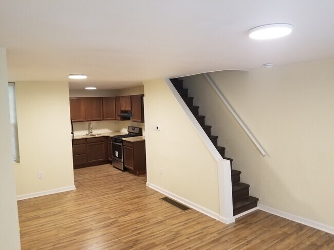 Foto del edificio - 1851 E Cornwall St