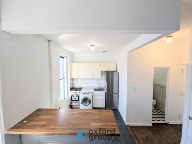 Foto del edificio - 1 bedroom in Brooklyn NY 11221