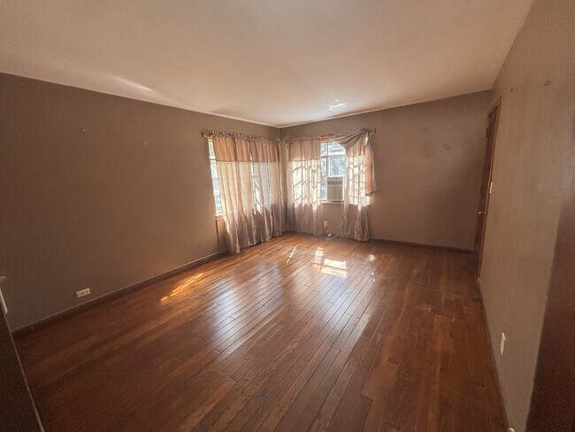 Foto del edificio - 360 Ross Ave