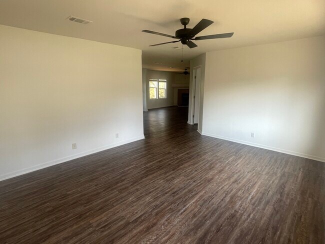 Foto del edificio - 18009 County Rd 4112
