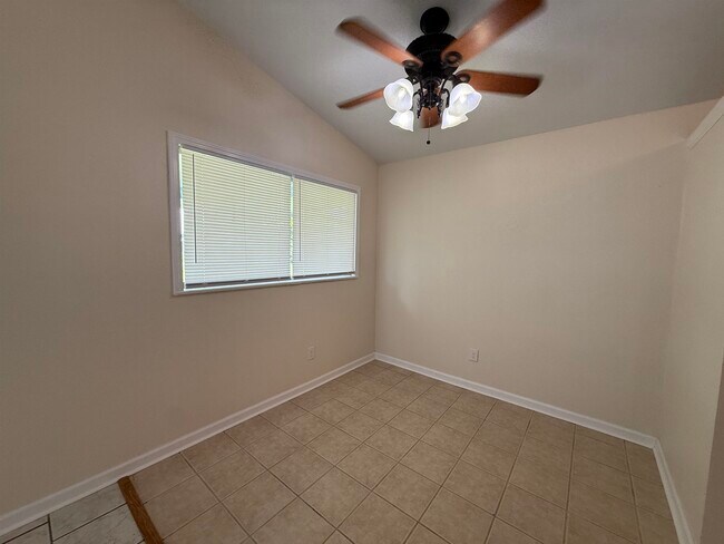 Building Photo - 1405 Cactus Dr