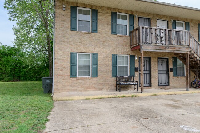 Building Photo - 834 C Ave