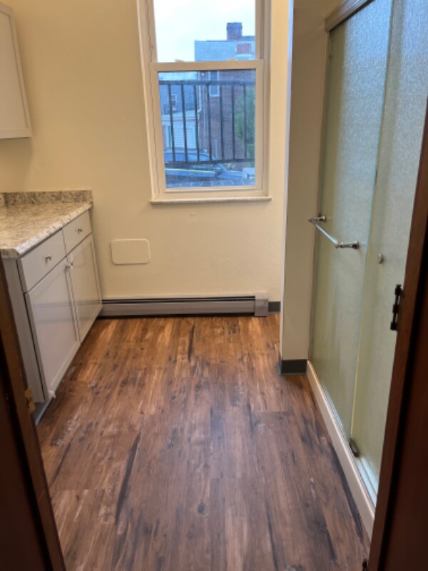 Primary Photo - 340 S Bouquet St