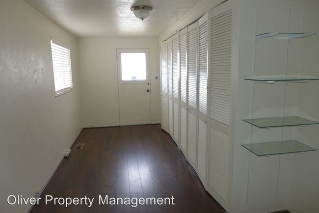 Building Photo - 3 br, 2 bath House - 818 Cresta Vista Way