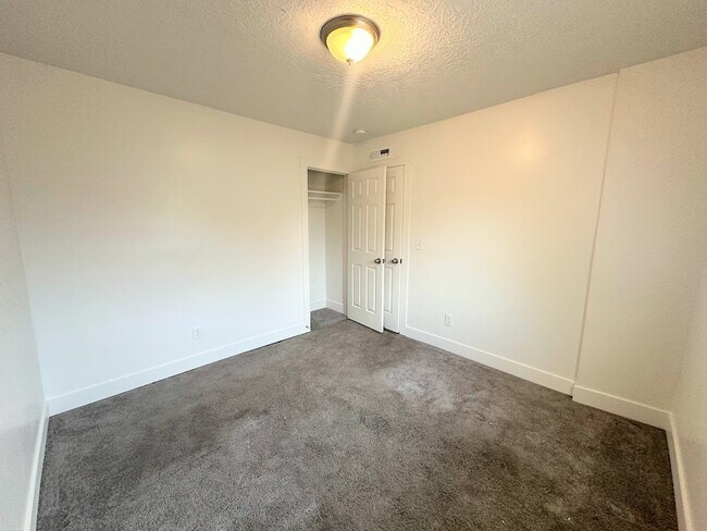 Building Photo - 435 S 900 W