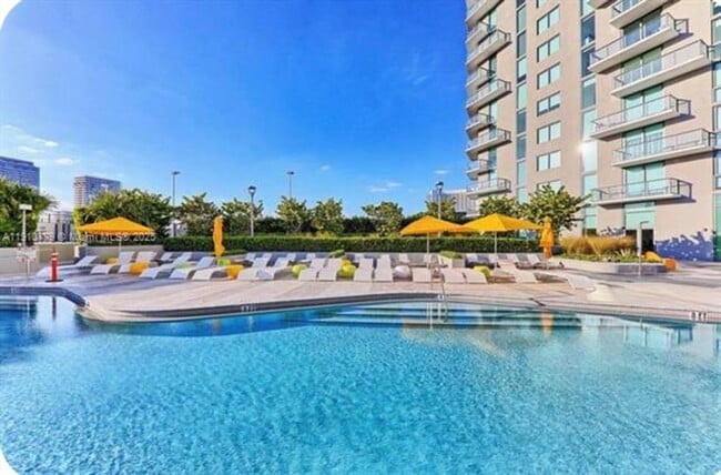 Foto del edificio - 501 NE 31st St