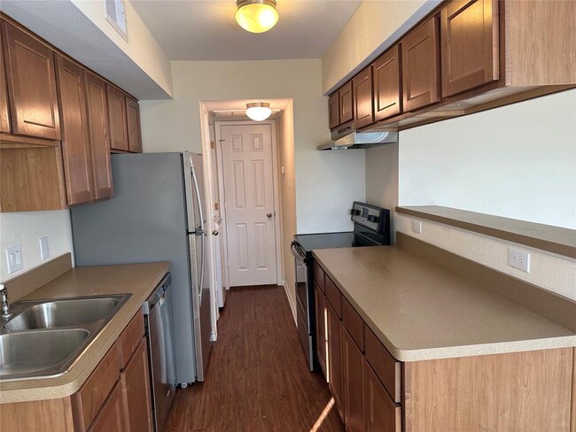 Foto del edificio - 2750 Holly Hall St