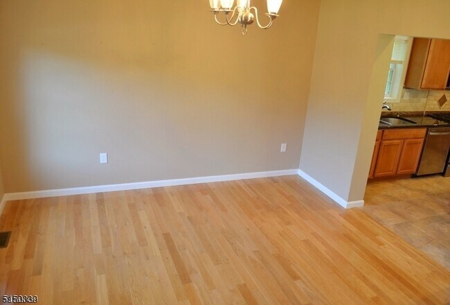 Foto del edificio - 248 W Hanover Ave
