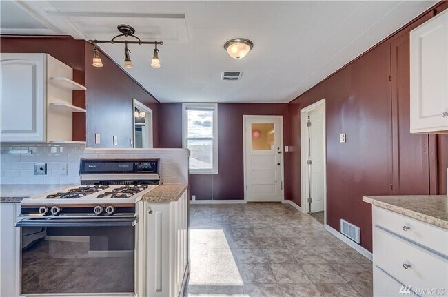 Foto del edificio - Pre-leasing September - 4bd/2bath