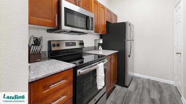 Building Photo - 901 Lakeside Cir