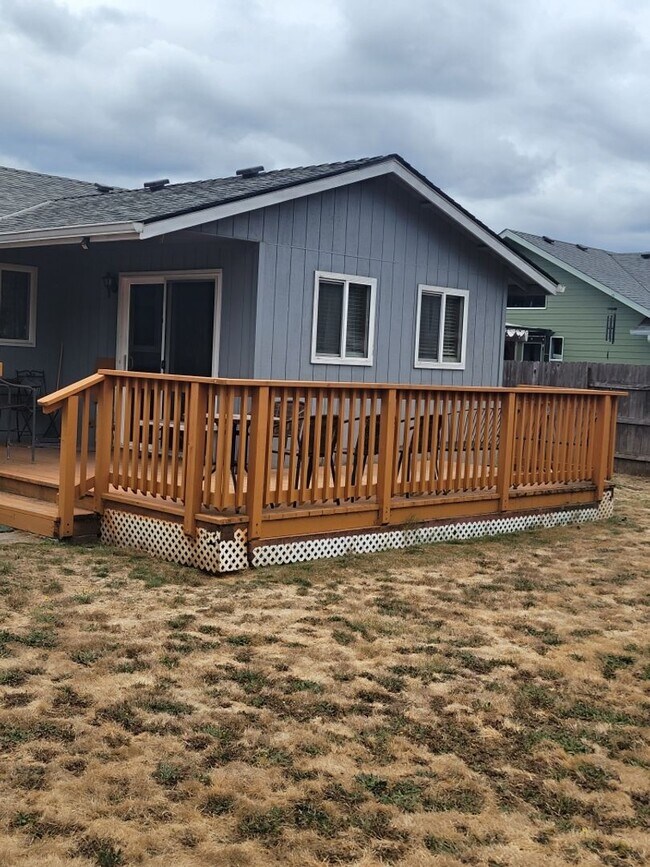 Building Photo - 3-bedroom 2 bath House