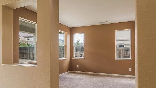 Formal living room - 10108 Gold Mine Dr