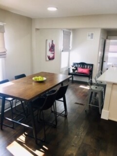 Large dining area! - 4331 Lincoln St.