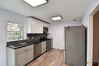 Building Photo - 571 W Merriweather St