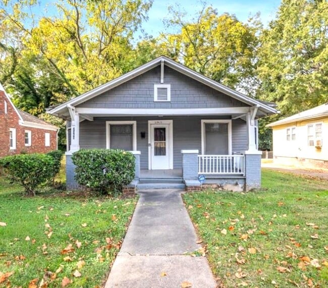 Building Photo - 2360 N Patterson Ave