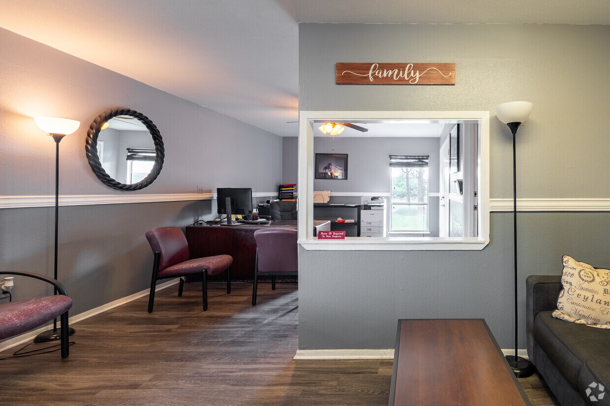 Foto principal - Homestead Apartments