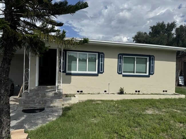 Building Photo - 1161 Partlow Dr