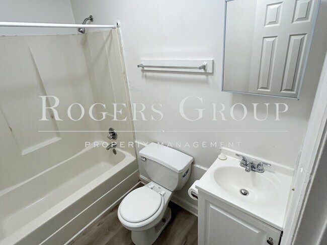 Foto del edificio - #450 - 416-418 Ridley St Duplex