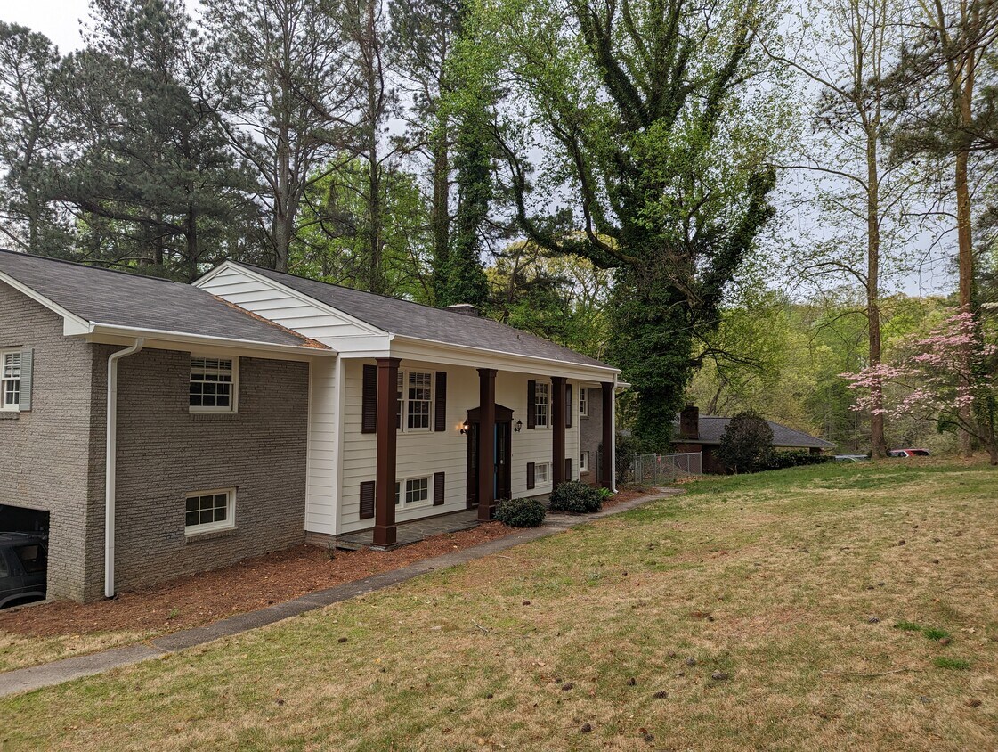 1963 Briarwood Dr, Gainesville, GA 30501 House Rental in Gainesville