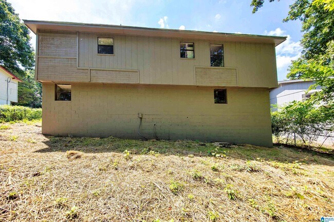 Foto del edificio - 3142 Sleepy Hollow Dr