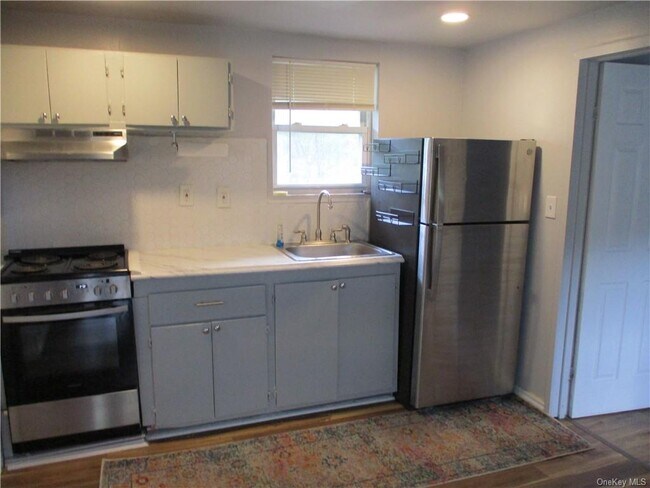 Foto del edificio - 41 Sunny Acres Rd