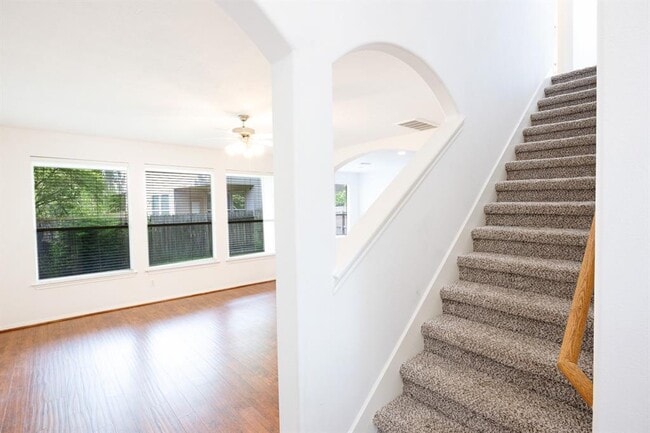 Building Photo - 23 S Burberry Park Cir