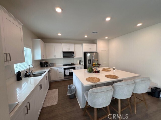 Building Photo - 27548 Luna Ave