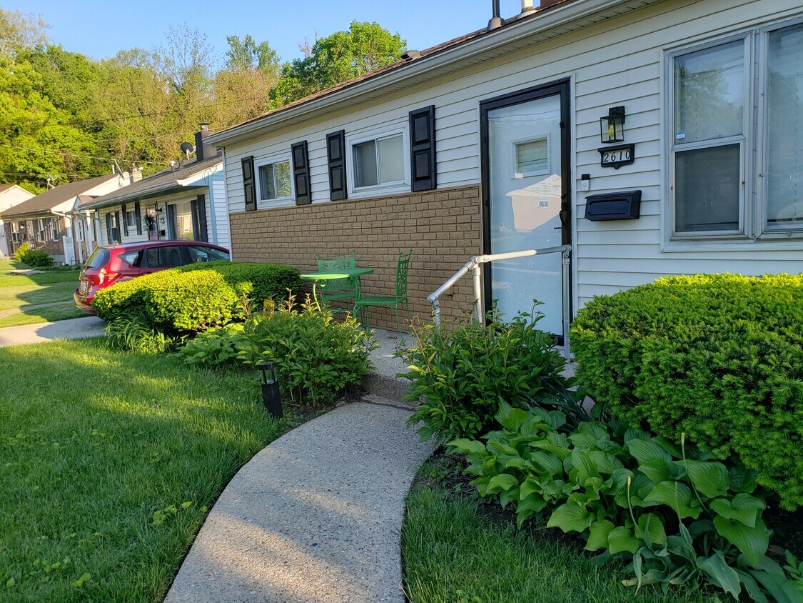 Primary Photo - 2610 Firtree Ct