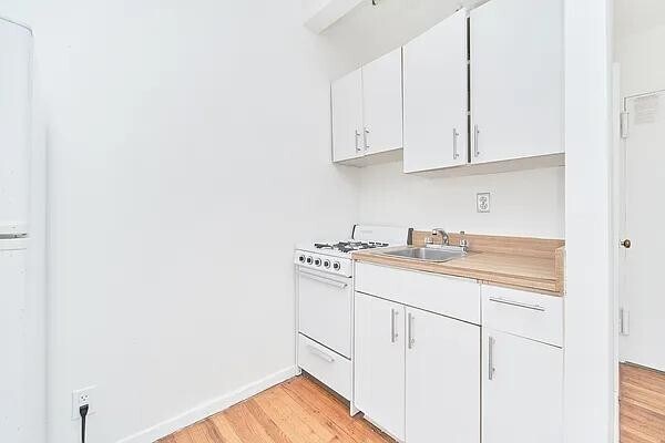 Foto del edificio - 317 W 29th St