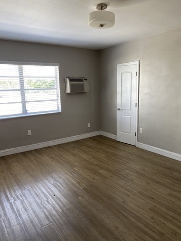 Living Area - 420 78th St