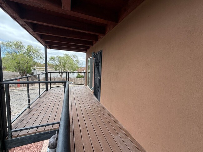 Foto del edificio - 1307 Rufina Ln