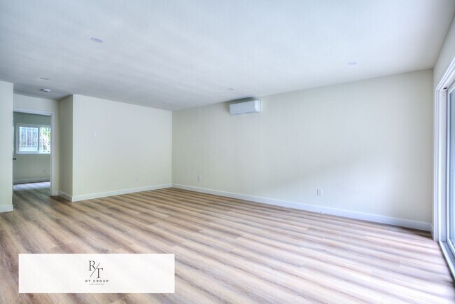 Foto del edificio - Fully Upgraded Spacious 2-Bedroom Unit in Prime Arcadia Location