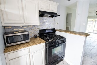 Building Photo - 2022 Crosscoach Ln