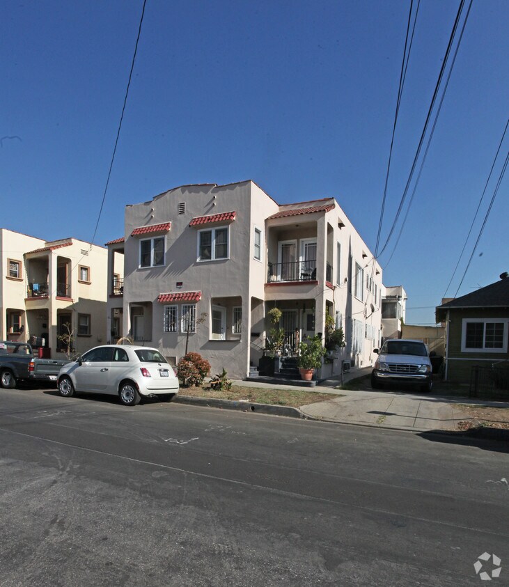 Foto principal - 1266 North Ardmore Avenue
