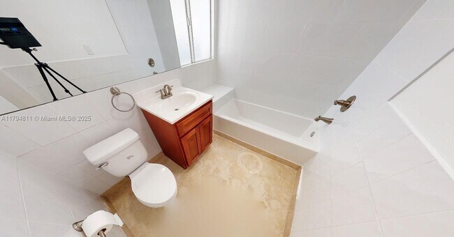 Foto del edificio - 2915 SW 24th St