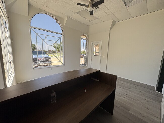 Foto del edificio - 818 N Hwy 67