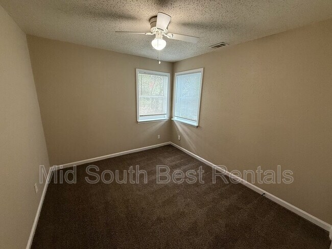 Building Photo - 2315 Twain Ave