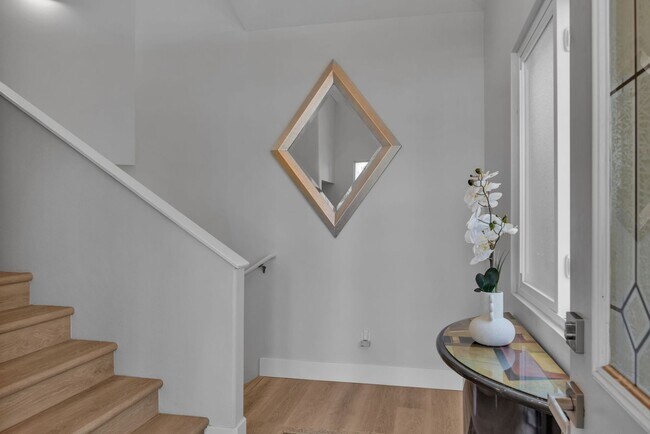 Foto del edificio - LUXURY LONG-TERM RENTAL: Fully Furnished and Renovated 3 Bed/3 Bath Kihei Home with Private Saltw...