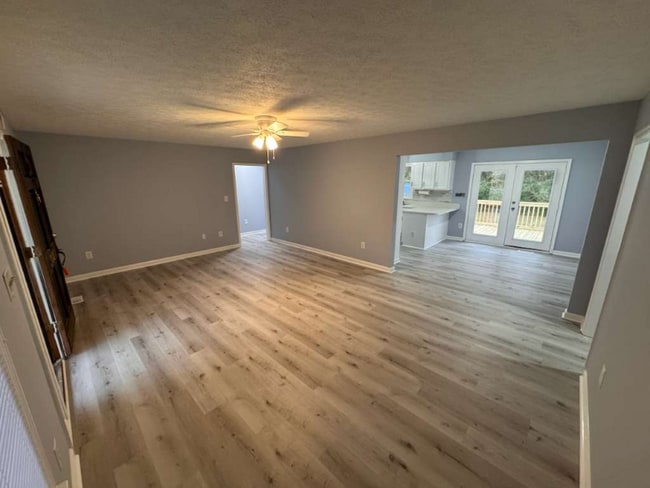 Foto del edificio - 3061 Sweetpine Ln