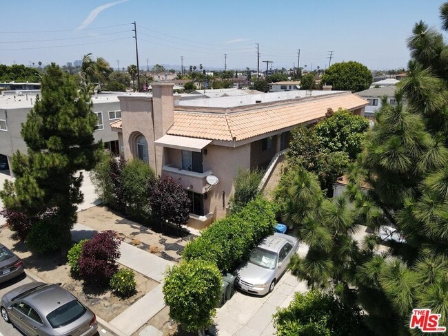 Building Photo - 3822 Bentley Ave